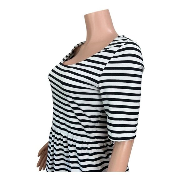 Old Navy Dress Women Size Medium Black Striped Fit & Flare Knee Length Stretchy - Picture 10 of 15